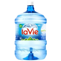 Nước kho&aacute;ng Lavie c&oacute; v&ograve;i